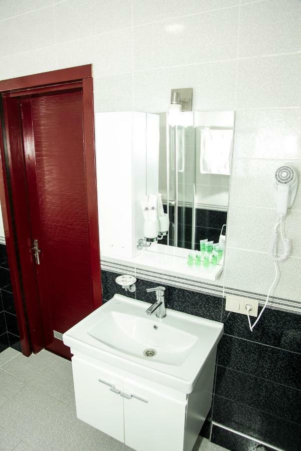 זוגדידי Hotel Grand מראה חיצוני תמונה