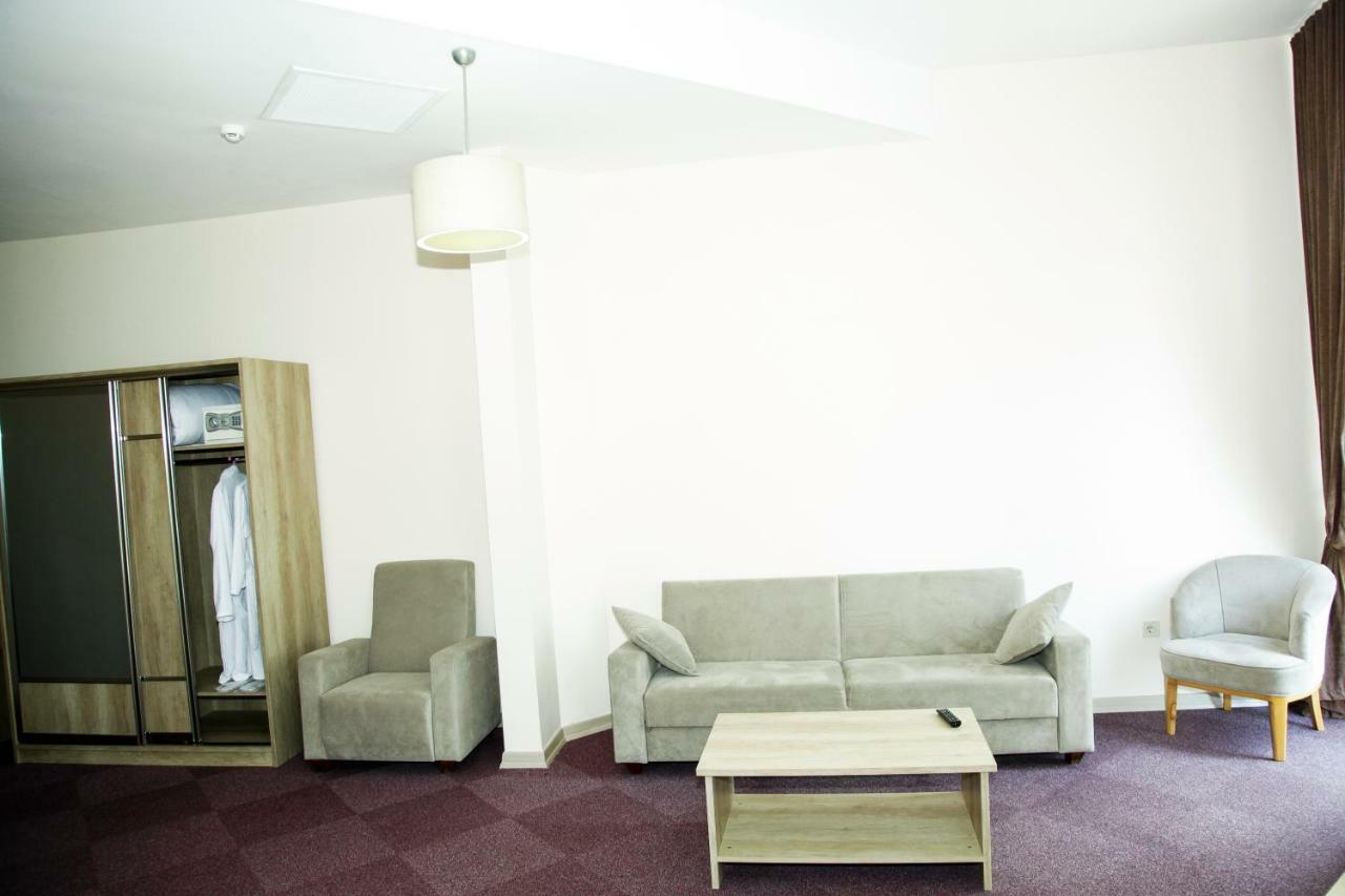זוגדידי Hotel Grand מראה חיצוני תמונה