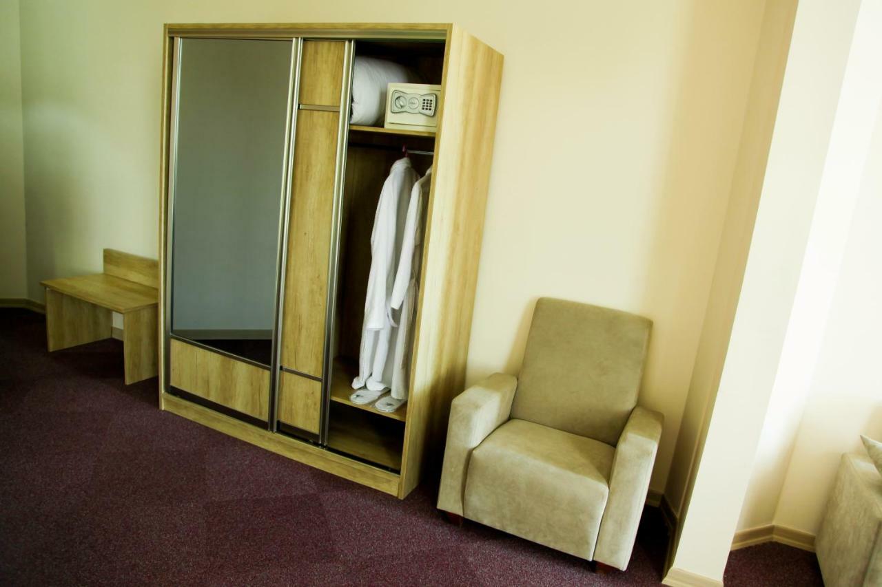 זוגדידי Hotel Grand מראה חיצוני תמונה