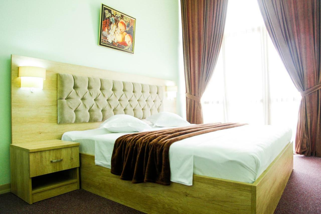 זוגדידי Hotel Grand מראה חיצוני תמונה