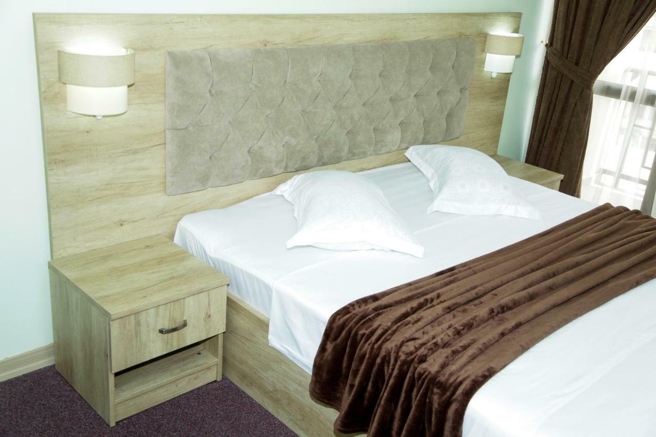 זוגדידי Hotel Grand מראה חיצוני תמונה