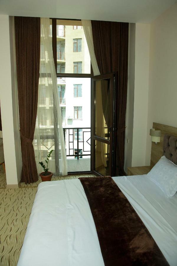 זוגדידי Hotel Grand מראה חיצוני תמונה