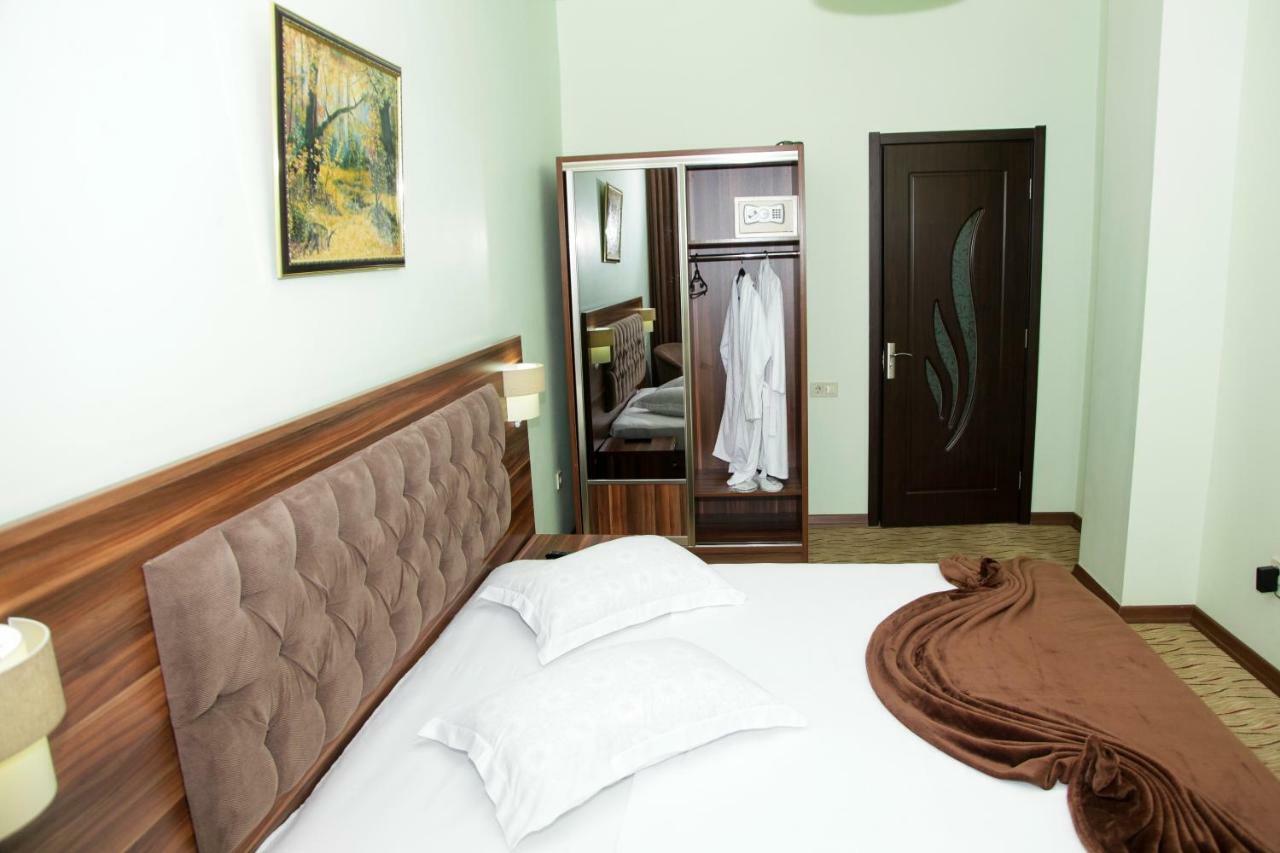 זוגדידי Hotel Grand מראה חיצוני תמונה