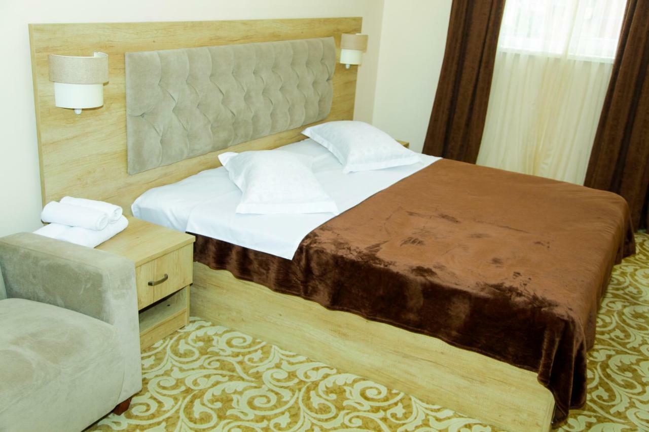 זוגדידי Hotel Grand מראה חיצוני תמונה